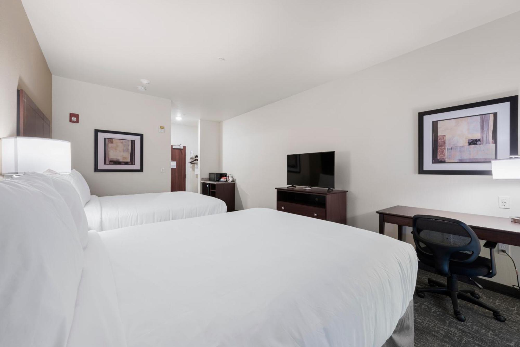 Cobblestone Hotel & Suites - Bellefontaine Екстериор снимка