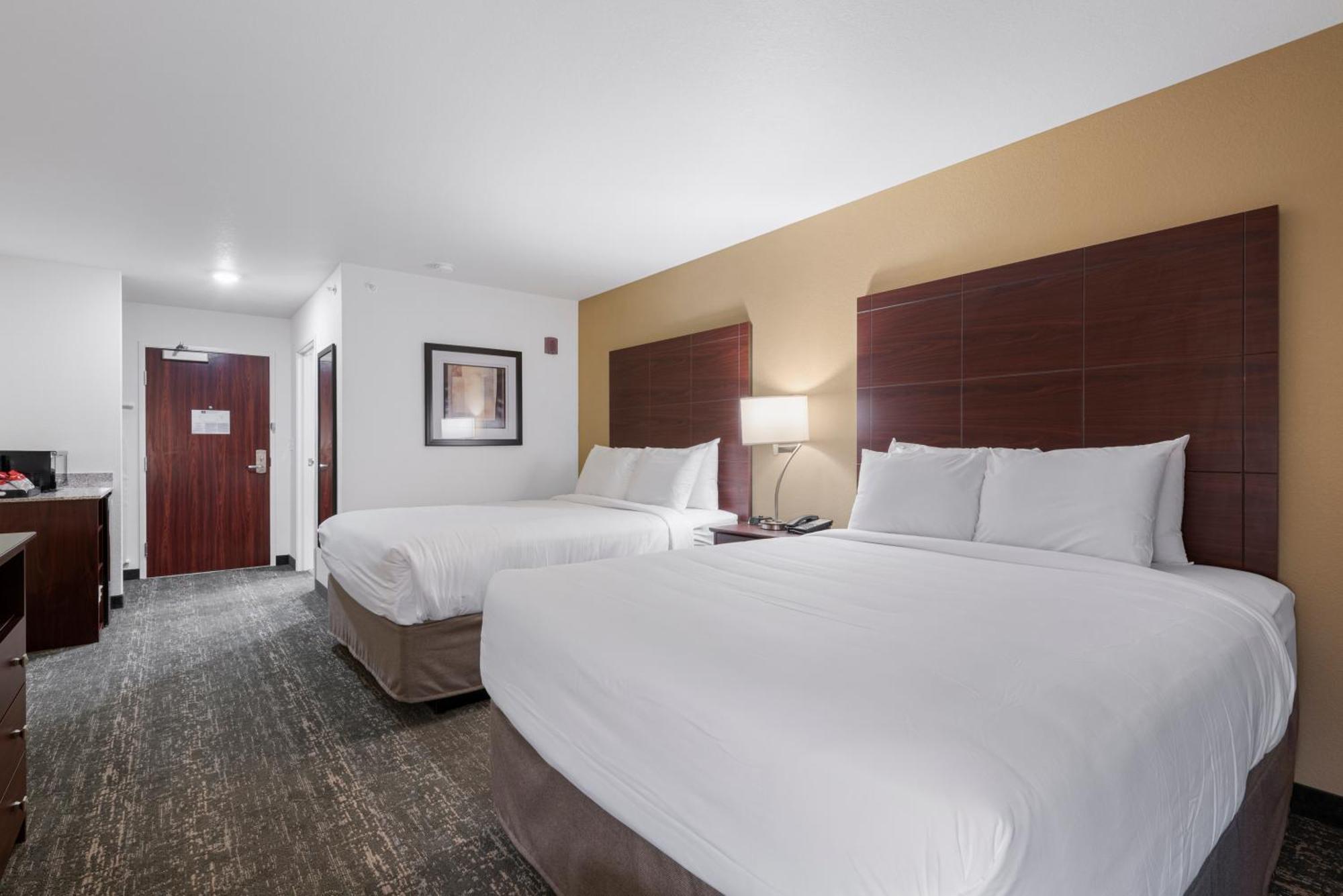 Cobblestone Hotel & Suites - Bellefontaine Екстериор снимка