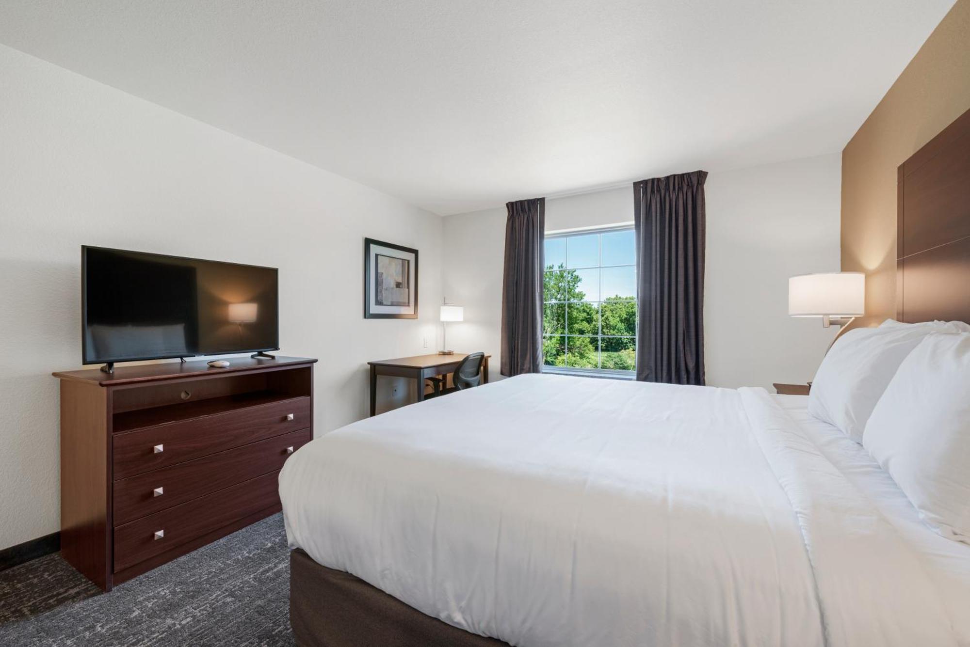Cobblestone Hotel & Suites - Bellefontaine Екстериор снимка