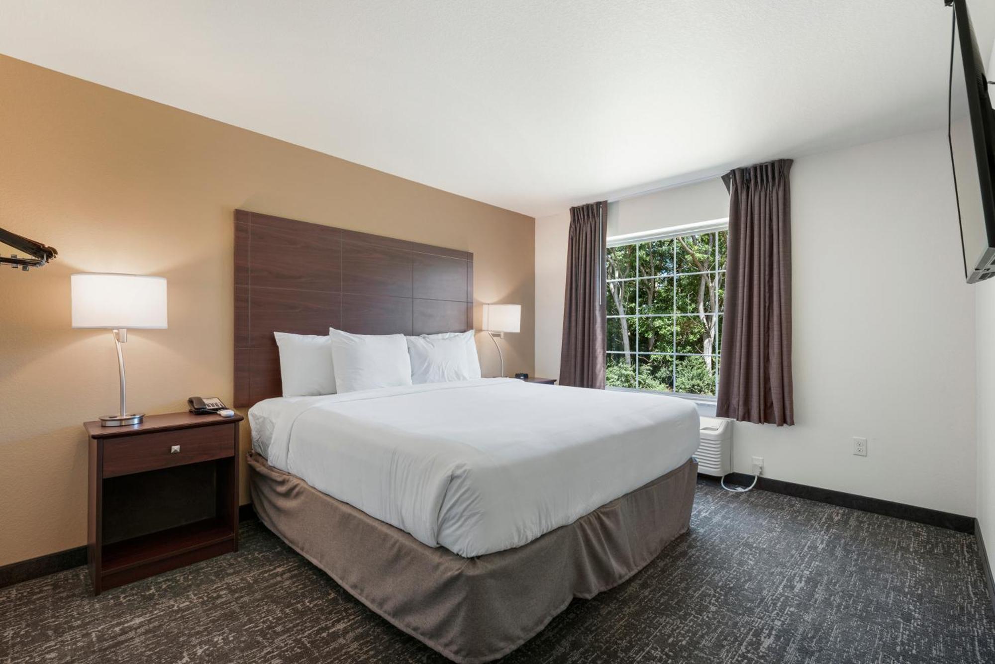Cobblestone Hotel & Suites - Bellefontaine Екстериор снимка