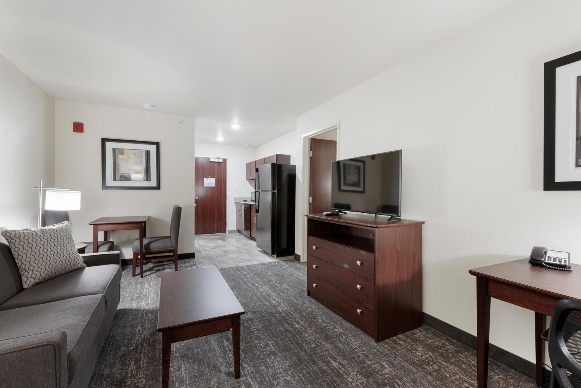 Cobblestone Hotel & Suites - Bellefontaine Екстериор снимка